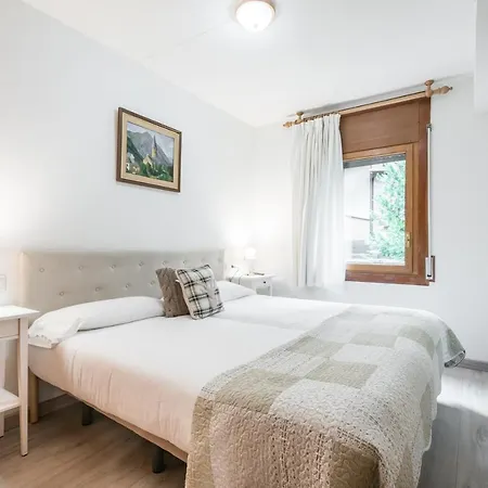 Apartment Eth Pradeth By Totiaran En Baqueira A Pie De Pistas, 5p Baqueira Beret